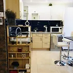 아파트 Baky House