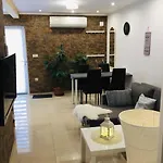 아파트 Baky House