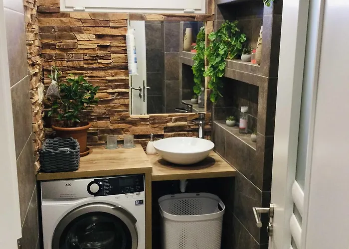 Baky House בלטונללה